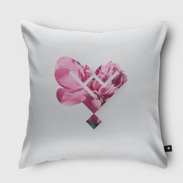 حب Throw Pillow
