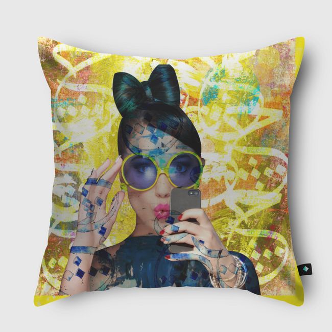 سيلفي - Throw Pillow