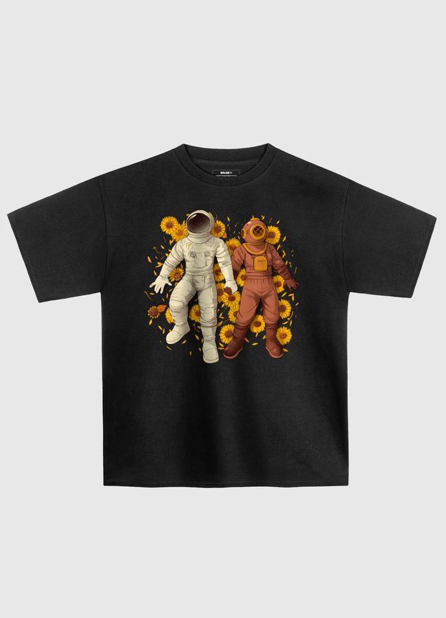 Astronaut Scuba Diving - Oversized T-Shirt