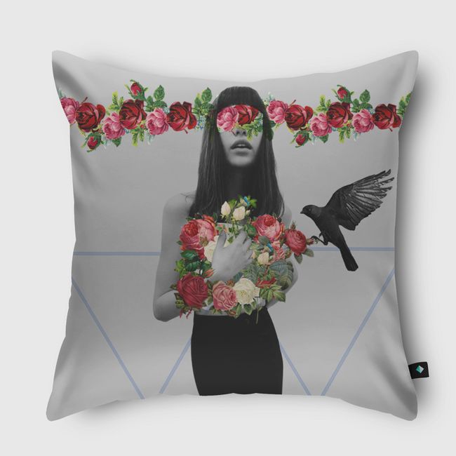 Nour sati - Throw Pillow