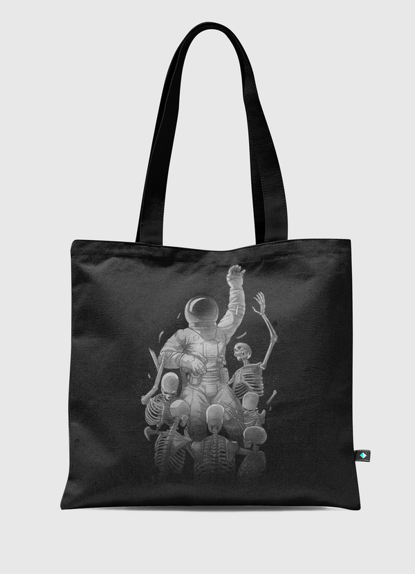 Astronaut Skeleton Scaping Tote Bag