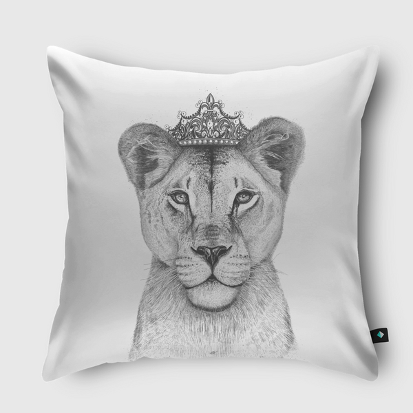 Queen lioness Throw Pillow