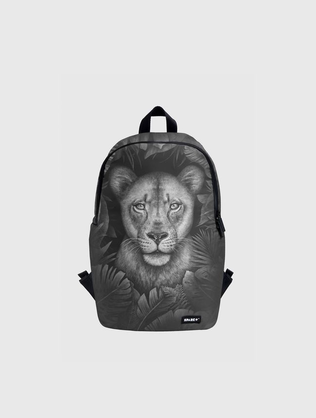 Lioness in tropical leaves - Spark Backpack