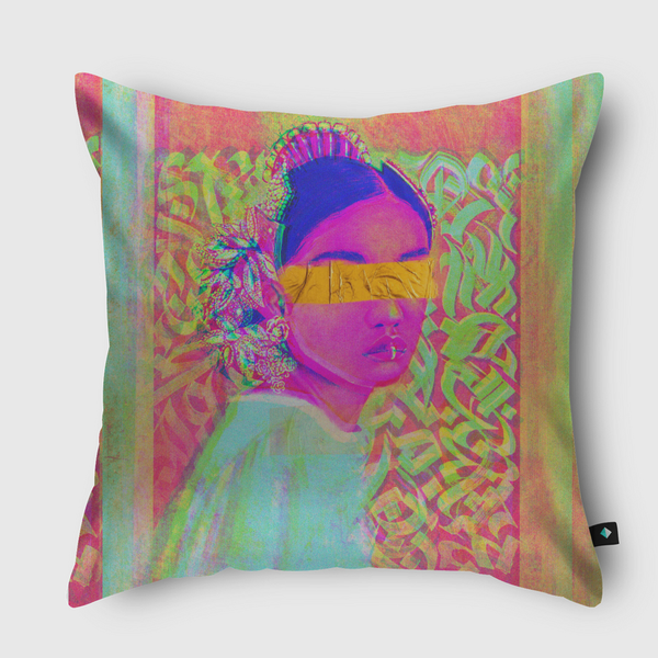 هي  Throw Pillow