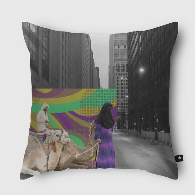 رحالة | traveler - Throw Pillow